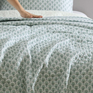 Thumbnail 9: Tommy Bahama Tommy Bahama Reversible Coastal Batik Quilt Set 