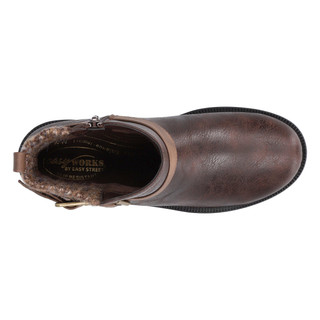 Thumbnail 6: BROWN