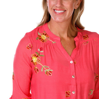 Thumbnail 5: FIGUEROA & FLOWER Figueroa & Flower Petite Embroidered 3/4 Sleeve Top 