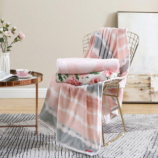 Thumbnail 4: Betsey Johnson Betsey Johnson Dotted Heart Throw 