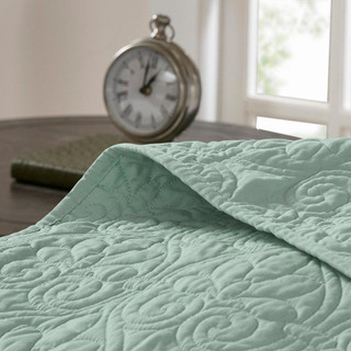 Thumbnail 4: Madison Park Madison Park Quebec Solid Reversible Quilt Set 