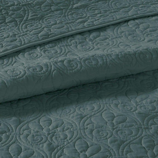 Thumbnail 7: Madison Park Madison Park Quebec Solid Reversible Quilt Set 