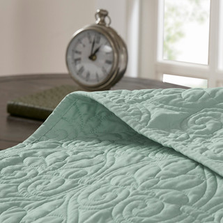 Thumbnail 4: Madison Park Madison Park Quebec Solid Reversible Quilt Set 