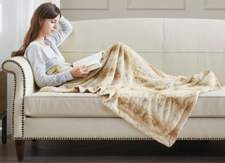 Thumbnail 2: Madison Park Madison Park Sachi Over-Sized Faux Fur Throw 