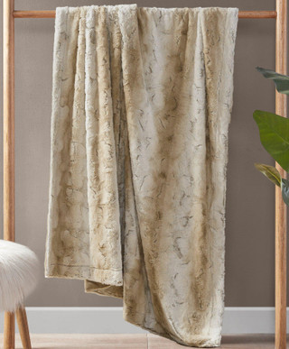 Thumbnail 3: Madison Park Madison Park Sachi Over-Sized Faux Fur Throw 