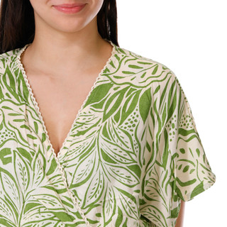 Thumbnail 3: Angie Angie Juniors Short Sleeve Floral Crop Top 