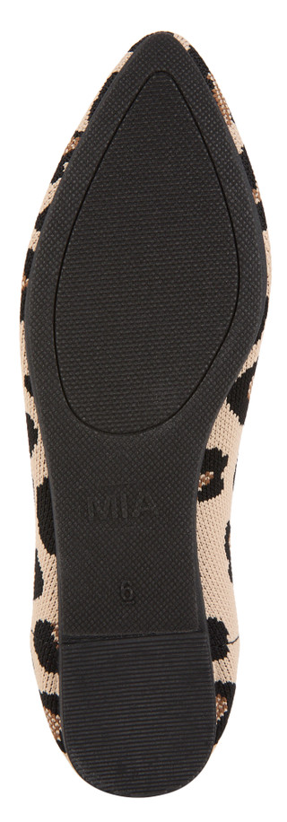 Thumbnail 4: Mia Women's Lita Leopard Print Flats 