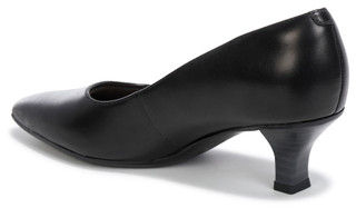 Thumbnail 2: Clarks Women's Kepley Vine Classic Pump Heels  