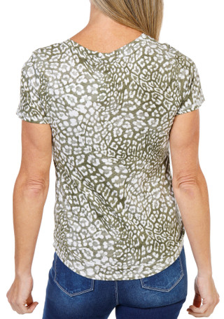 Thumbnail 3: Blue Sol Women's Petite Short Sleeve Leopard Print V-Neck Top  