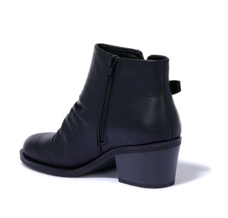 Thumbnail 3: Baretraps Women's Linnea Block Heel Booties 