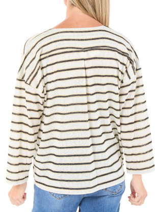 Thumbnail 2: Bobeau Women's 3/4 Sleeve Split V-Neck Pleat Top 