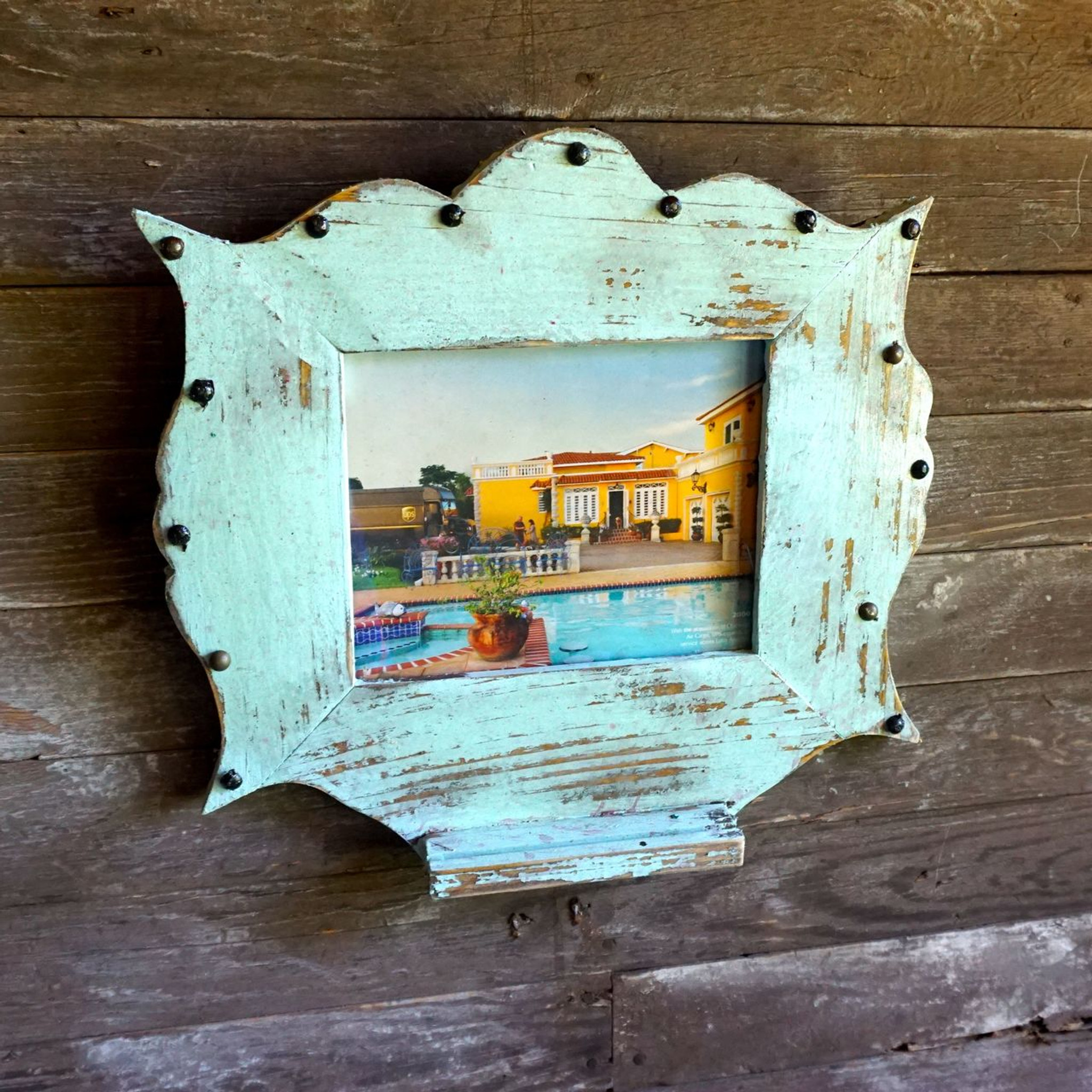 Rustic Beltbuckle Display With Pickture Frame