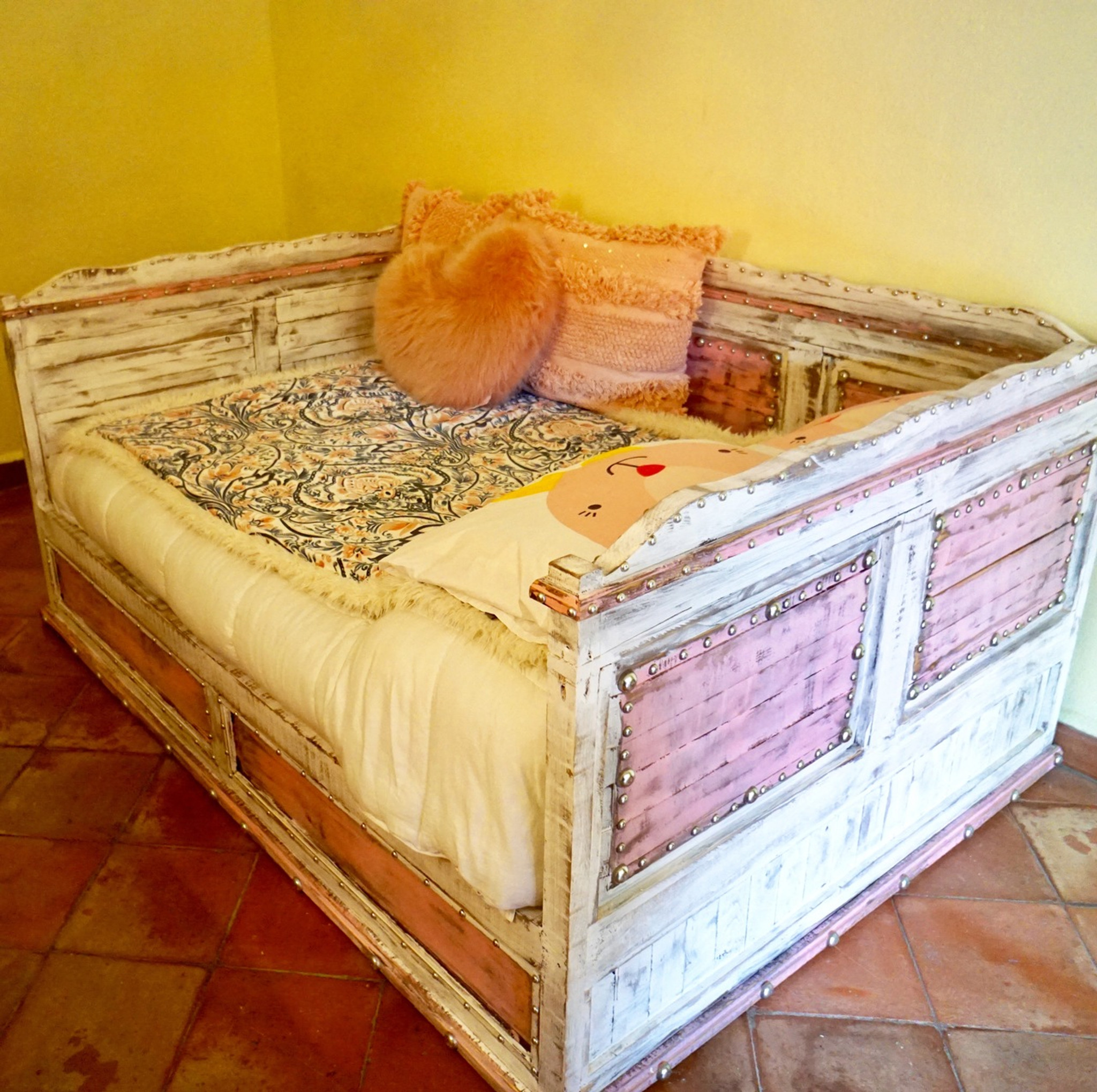 Mia Rustic Day Bed Sofia S Rustic Furniture