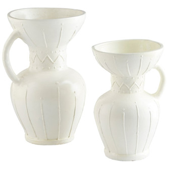 Vase in White (208|10673)