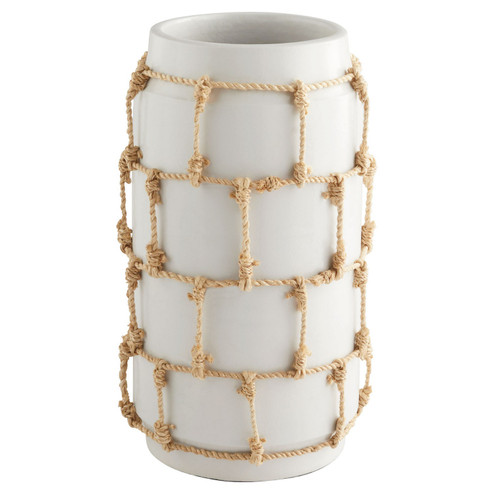 Vase in White (208|11582)