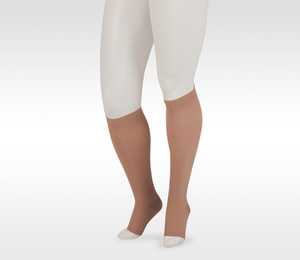 Juzo Dynamic Knee, FF, 5cm Silicone, 30-40 mmHg Juzo Dynamic Knee, FF, 5cm Silicone, 30-40 mmHg