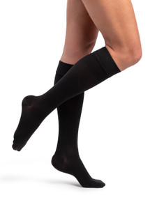 Women's DYNAVEN Calf Women's Closed Toe, 15-20mmHg, w/ Silicone Top Women's DYNAVEN Calf Women's Closed Toe, 15-20mmHg, w/ Silicone Top