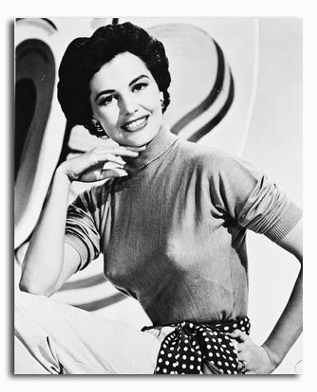 how tall was cyd charisse