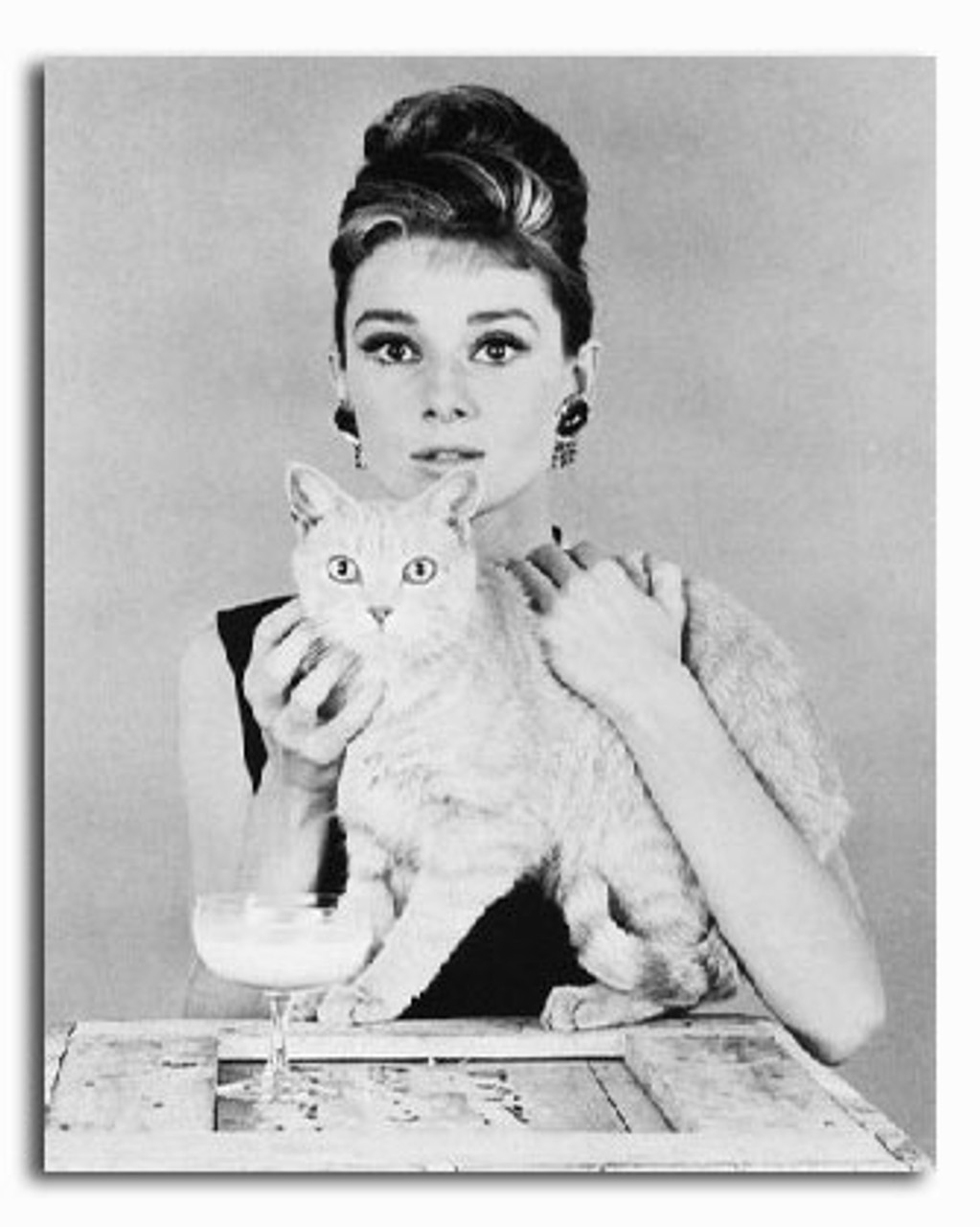 Audrey Hepburn selfie as Holly Golightly in Breakfast at Tiffanys