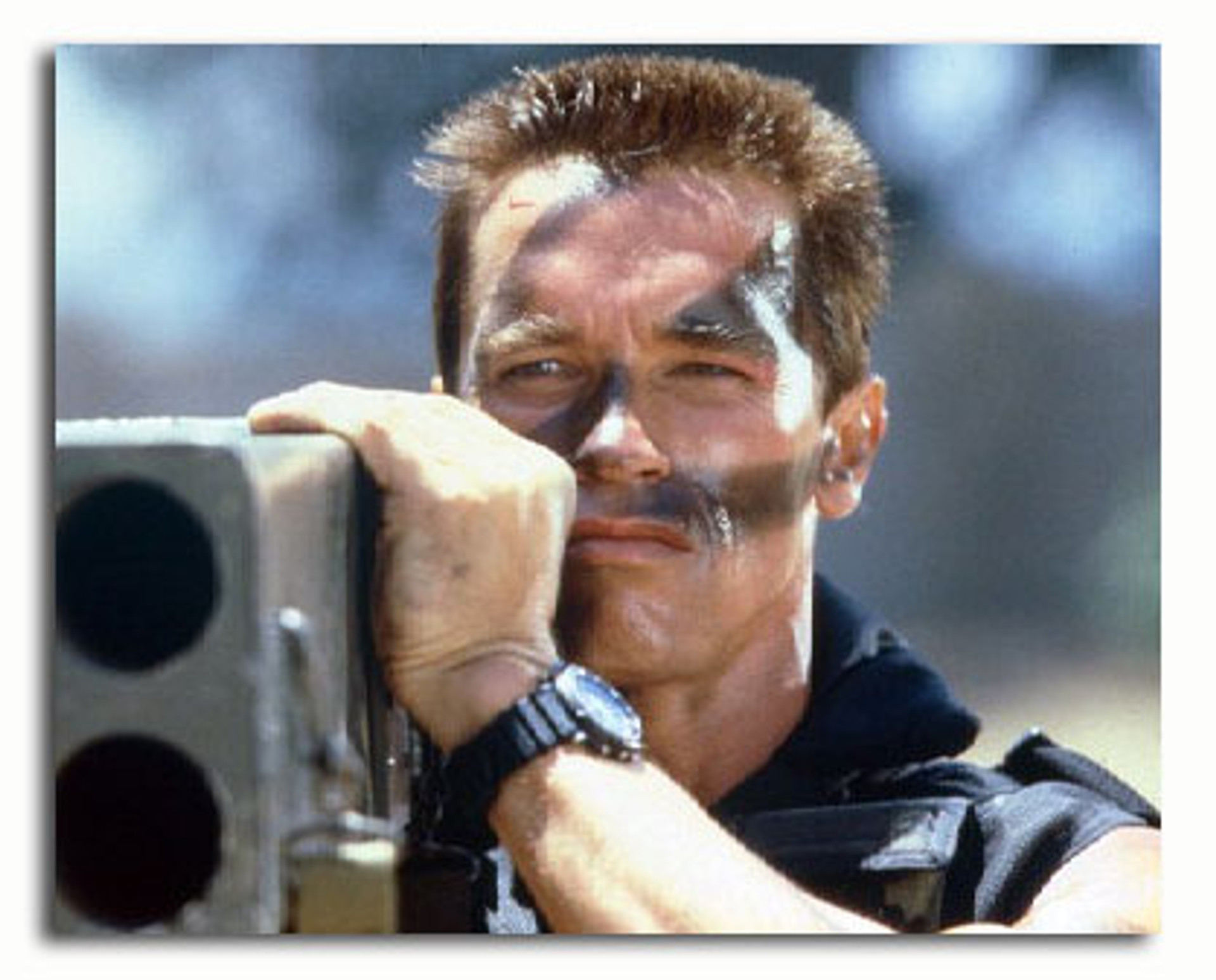 Arnold Schwarzenegger Commando Movie Photo and Poster at Starstills.com