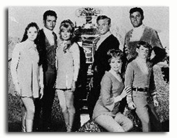 (SS152698) Cast Lost in Space Television Photo (SS152698) Cast Lost in Space Television Photo