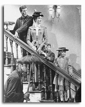 (SS2235649) Cast Mary Poppins Movie Photo (SS2235649) Cast Mary Poppins Movie Photo