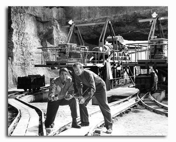 (SS2270333) Cast The Guns of Navarone Movie Photo (SS2270333) Cast The Guns of Navarone Movie Photo