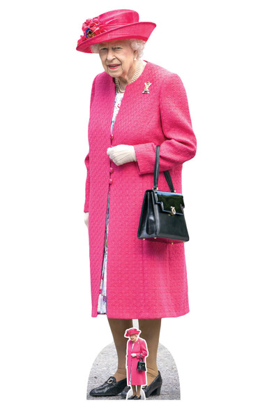 Lebensgroßer Pappaufsteller mit rosa Mantel von Queen Elisabeth II. (Platin-Jubiläum 2022)