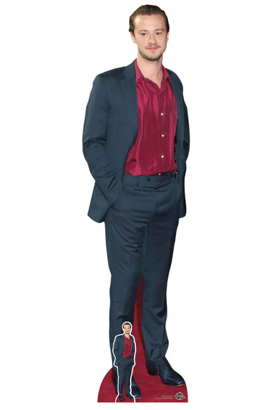 Lebensgroßer Pappaufsteller / Standup / Standee-Schauspieler von Joseph Quinn