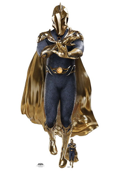 Docteur Destin avec cape de Black Adam découpe en carton grandeur nature Pierce Brosnan voyageur officiel