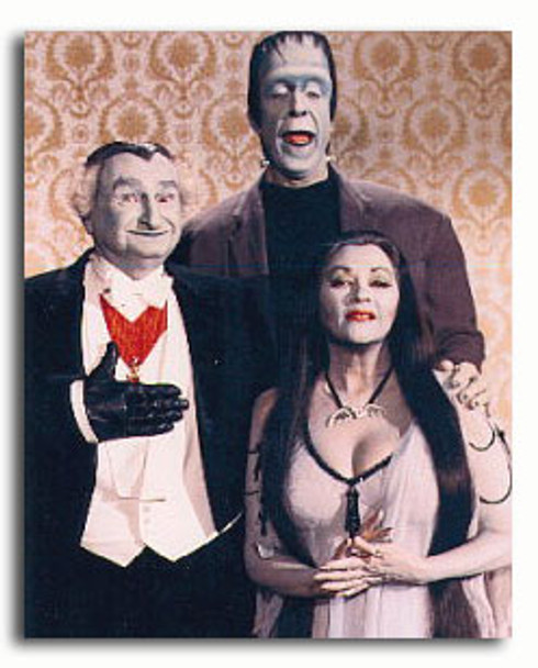 (SS2882399) Cast   The Munsters Movie Photo