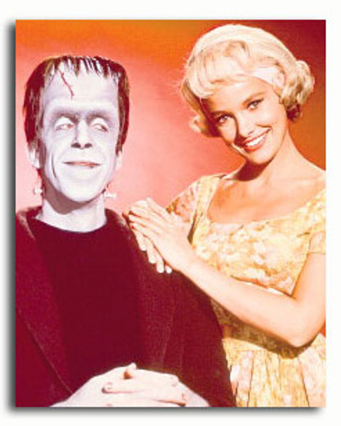 (SS3320135) Cast   The Munsters Movie Photo