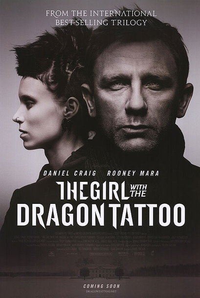 La fille avec l’affiche de tatouage de dragon