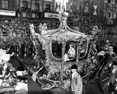 (SS2252185) Queen Elizabeth II Coronation Photo