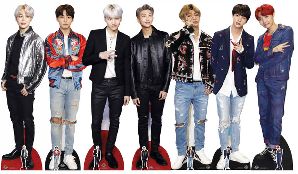 BTS Bangtan Boys ensemble de 7 découpes en carton grandeur nature