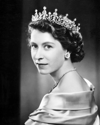 Queen エリザベス 2 世プラチナ ジュビリー クラシック ポートレート