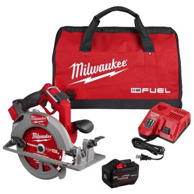 Milwaukee Tool M18 FUEL 7-1/4 Inch Circular Saw Kit