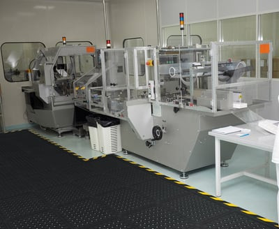 Hog Heaven® Drainable Modular Tiles & Linkable Mats - H441101100