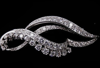 DIAMOND LEAF BROOCH -3107JA4420