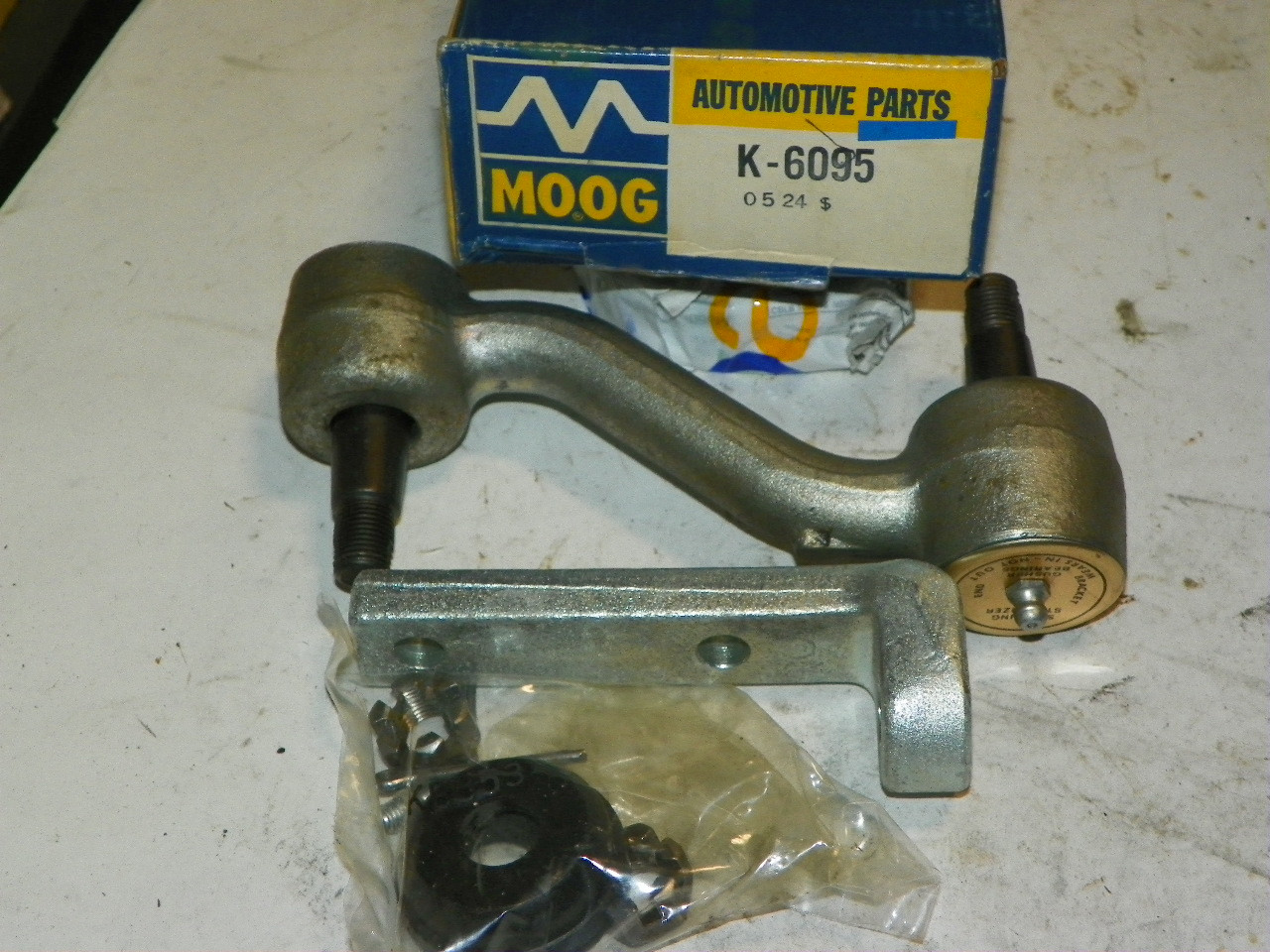 High Performance Idler Arm with Bracket Moog K-6095 Camaro Chevy II Nova '68-70