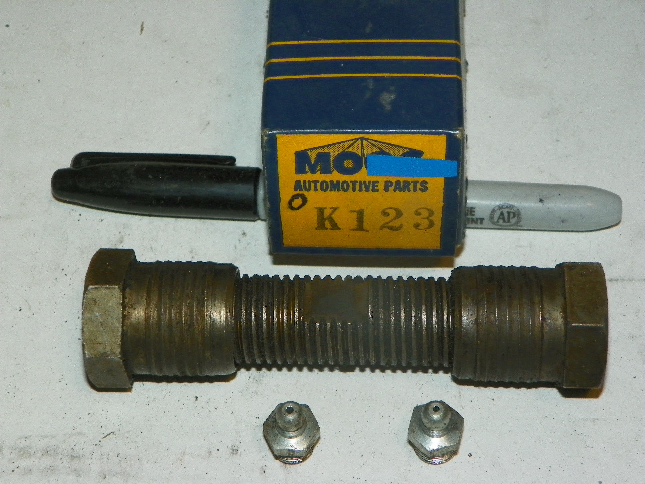 Dodge Plymouth 1939 NOS Outer Pivot Pin Moog K-123 Made in USA