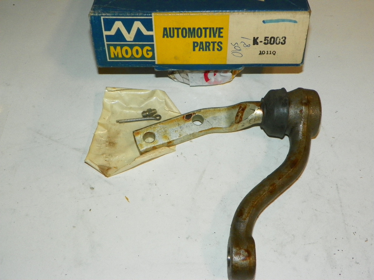 Oldsmobile 1963-64 NOS Idler Arm Support Kit K-5003 Made in USA