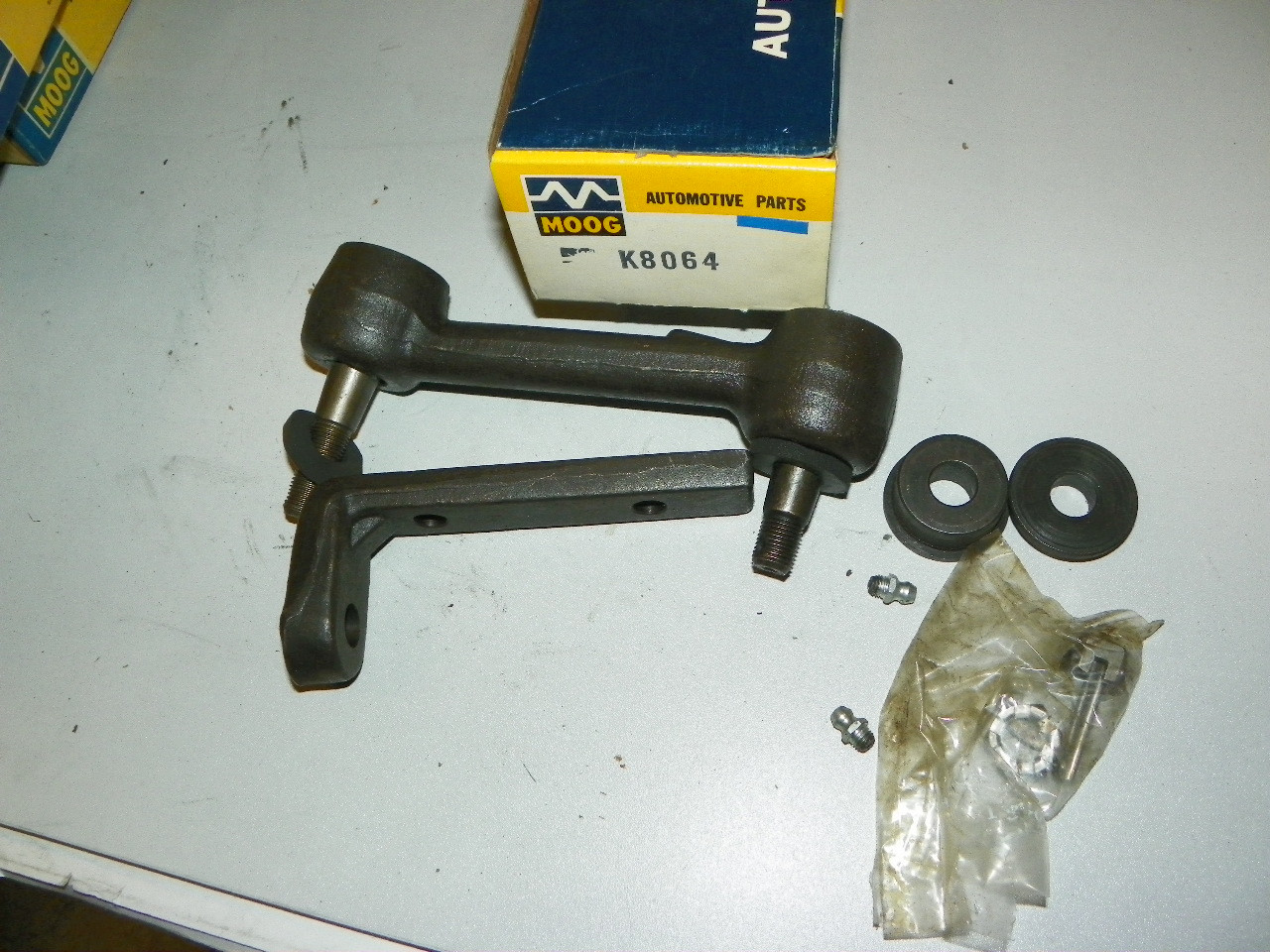 Ford Mercury 1961-62 NOS High Perf Idler Arm with Bracket Moog K-8064 Made in US