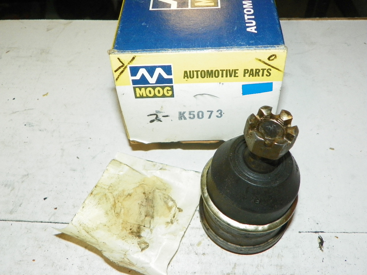 Cadillac 1961-69 Oldsmobile 1963-70 NOS Lower Ball Joint Moog K-5073 Made in USA