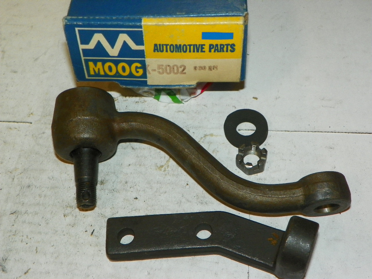 Oldsmobile 1961-62 NOS High-Perf Idler Arm w/ Bracket Moog K-5002 Made in USA