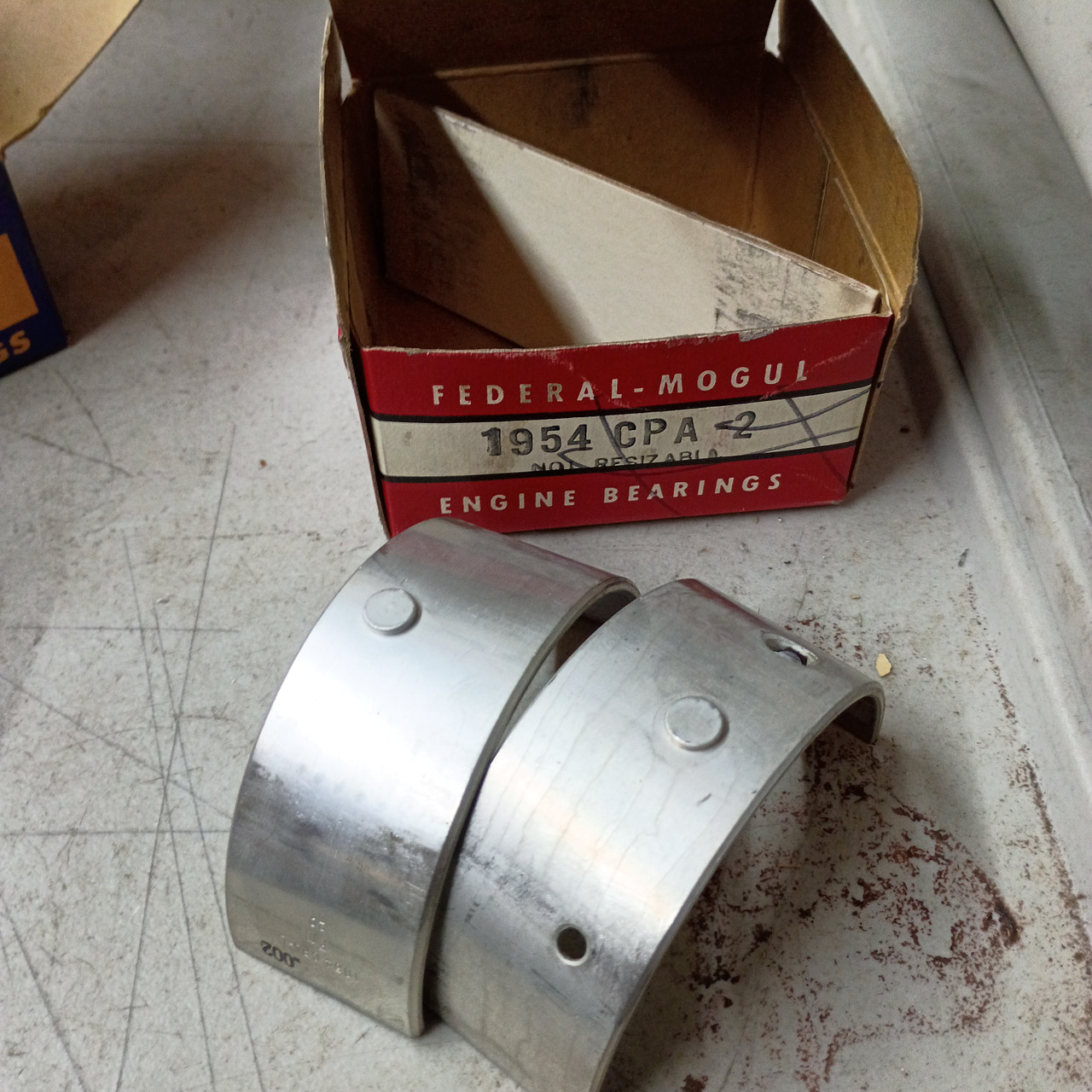 Chevrolet 6 Cyl. 235 261 1945-55 Federal Mogul Engine Bearings 927M-2 (.002)