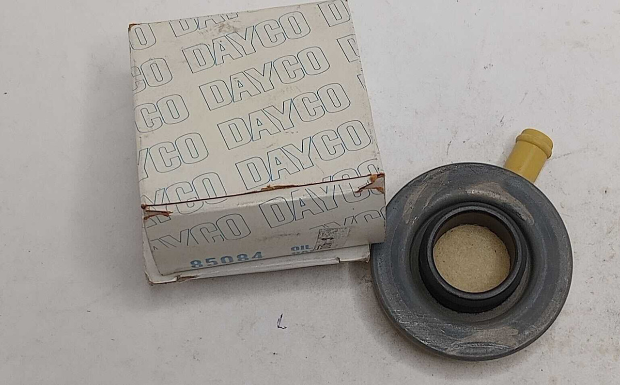 Dayco 85084 Oil Filler Cap Fits 83-73 AMC  89-74 Jeep 81 Merc  (See Descr 4 Fit)