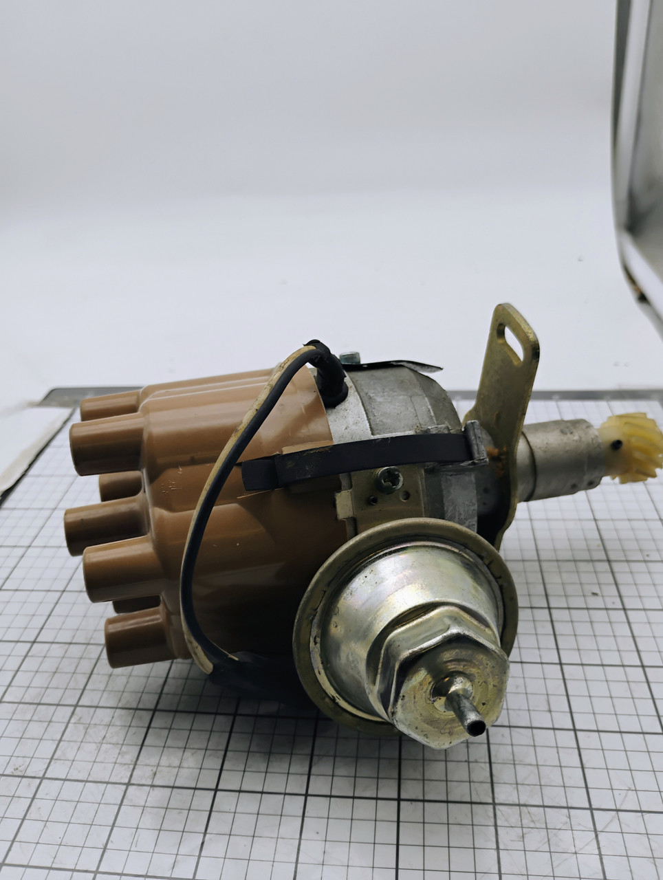 Chrysler Plymouth Mopar L6 225 1973-83 3874082 Distributor w/ cap NOS Made in USA