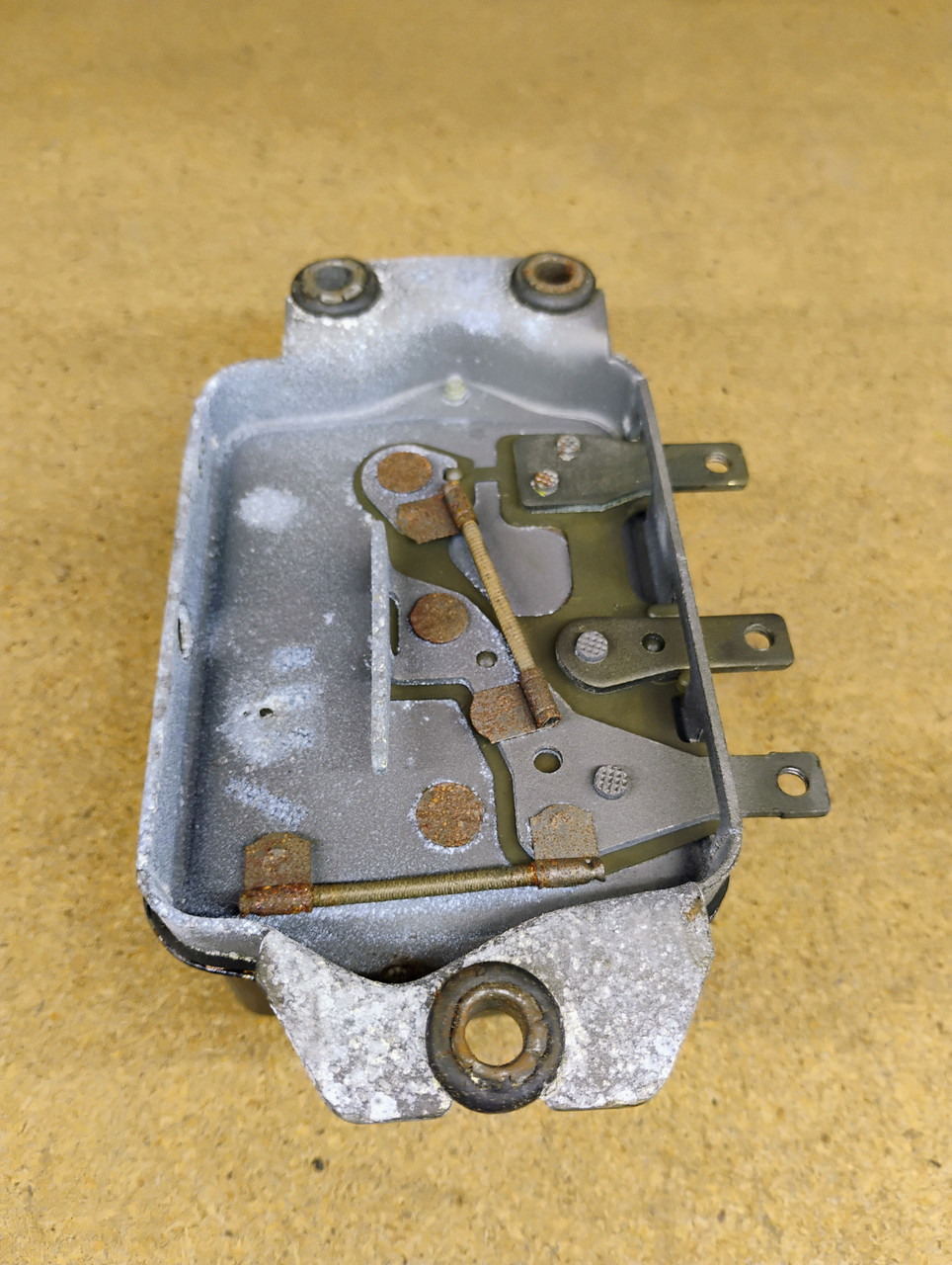 Delco Remy 1118838 Voltage Regulator Rebuilt Made in USA Delco Remy 1118838 Voltage Regulator Rebuilt Made in USA