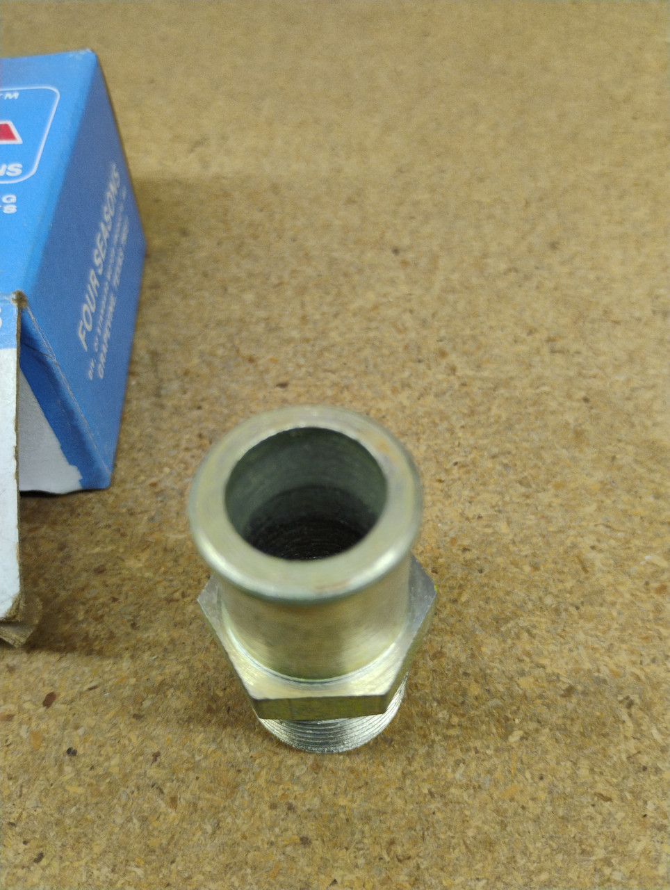 Four Seasons 84733 Heater Hose Fitting 90 Degree 1/2 NPT 5/8 Barb NORS